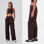 GapFit Tech High Rise Trousers in Terra Brown Photo 1