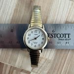 Timex Ladies Watch Vintage Gold Tone Stretch Bracelet Round White Dial Date Wndw Photo 3