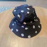Alice + Olivia new adult one size reversible daisy bucket hat A1 2826 Photo 4