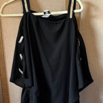 Wrapper  Black cold shoulder Top with Silver Accents medium nwt Photo 0