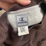 Champion Crewneck Photo 1