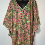 Top it Off Tropical Print V Photo 0