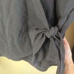 Madewell  Texture & Thread Crepe Womens Black Long Sleeve VNeck Blouse Size Small Photo 3