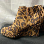 Rampage  WO SIZE 8  ANIMAL PRINT WEDGE HEEL ANKLE BOOT SIDE ZIPPER CLEAN Photo 3