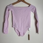 SKIMS  essential bodysuit off the shoulder in color cherry blossom size S/M Photo 4