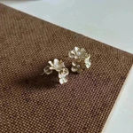 Gradient Triple Flower With Pearls Earrings Gold Photo 2