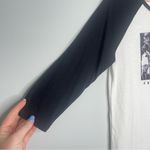 Netflix  Stranger Things 'Friends Don't Lie' 3/4 Tee (Small)‎ Photo 1