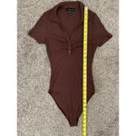 New Look Collard Button Ruched Bodysuit in Dark Brown (US 2) Photo 2