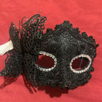Black glitter butterfly mask for Halloween Size undefined Photo 0