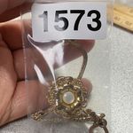 Vintage Gold Tone Floral Glove Clip Holder with Chain and Faux Pearl Accent Photo 7