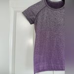 Reebok  Lightweight Athletic Gradient Shirt M Photo 1