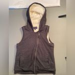 Splendid  zipper and hooded vest, lined with faux Sherpa, Size‎ Medium Photo 3