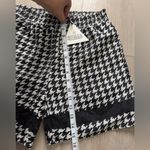 Rehab  Black and White Houndstooth Women’s Shorts. Photo 3