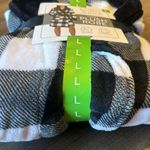 Buffalo checkered cozy plush robe size large White Photo 5