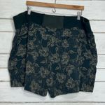 Athleta  Trekkie North Floral Printed Green Athletic Shorts Plus Size 26 Photo 3