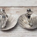 Vintage Clip On Earrings Photo 3