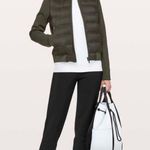 Lululemon On the Fly Cropped Woven Pant Black Commute Travel Casual Move Size 10 Photo 0