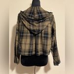 Hiatus EUC Green and Black Cropped Pullover Hoodie size medium Photo 3