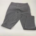 Stylish Gray Denim Jeans Photo 2