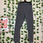 Lululemon Women’s size 4  leggings gray capri atheltic Photo 1