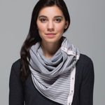 Lululemon Womens Cozy Rulu Vinyasa Infinity Snap Scarf Double Trouble Stripe Photo 0