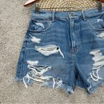 American Eagle  Women’s Highest Rise 90s Boyfriend Shorts 3” Distressed Size 8 Photo 2