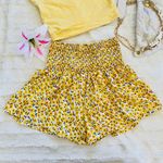 Boutique NEW Floral Shorts Photo 3