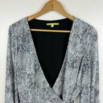 Gianni Bini Womens Snake Print Laura Wrap Dress in Grey Sz L | Office Flowy Photo 4