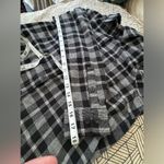 Duluth Free Swingin' Flannel Shirt plaid size S black white and gray Photo 4