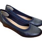 Clarks  Navy Blue Mallory Berry Leather Wedge Shoes Sz 6 Photo 0