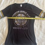 Boston Girls Are Wicked Cute Black & Yellow Graphic Tee Size Medium Photo 3