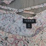 Torrid geometric design flowy top strappy back blouse in cream, pink and black size 00 (M/L,10). Photo 4