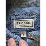 EXPRESS Women Size Medium Button Down Long Sleeve Shirt Denim Style Raw Hem City Photo 2