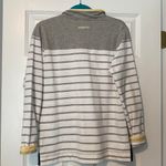 Black Dog Gray Pullover Photo 1