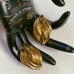 Vintage 1980s Gold Tone Overlapping Ribbed Clip On Earrings Photo 3