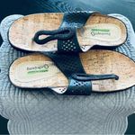 Baretraps  Black Leather Flip Flop Sandals Memory Foam Cork Insole Size 9 EUC Photo 7