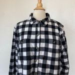 Time & Tru Black & White Plaid Flannel Button Up Top Photo 3