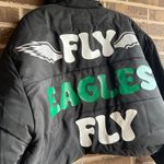 Pretty Little Thing NFL Philadelphia Eagles Football Superbowl Cropped Black Puffer Jacket Photo 9