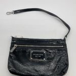 Michael Kors LARGE PATENT LEATHER WRISTLET Photo 4