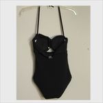 🏷️🖤NWT Halter Neck One Photo 1