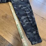 Old Navy Camo Athletic Joggers Women Size XS Stretch Tech Lightweight Preppy Photo 5