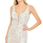 Mac Duggal NWT Glitter Floral Appliqué Sleeveless Mermaid Gown in Ivory Size 12 Photo 2