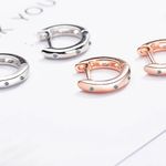 Boutique NEW 18k White‎ Gold Plated Diamond Huggie Hoop Earrings Photo 4