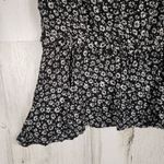 Everleigh NWT Sleeveless Black White Floral Sharkbite Tank Top Size Medium Photo 7