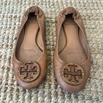 Tory Burch Reva Tumbled Royal Tan Logo Ballet Flats Size 9.5 Photo 1