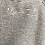 Under Armour Heatgear Light Grey Loose Fit V-neck Short Sleeve Tee Size Small Photo 2