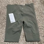 Lululemon Groove Nulu Super-High-Rise Flared Pant
Regular size 4 army green Photo 7