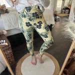 Beyond Yoga  Women’s Medium Olympus Floral Yellow Green Leggings Photo 4
