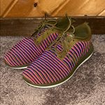 Nike  Roshe Two Flyknit "Olive Flak" sneakers with pink blast stripes Photo 3