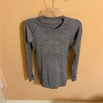 Lululemon  heathered gray Swiftly Tech Long Sleeve Photo 1